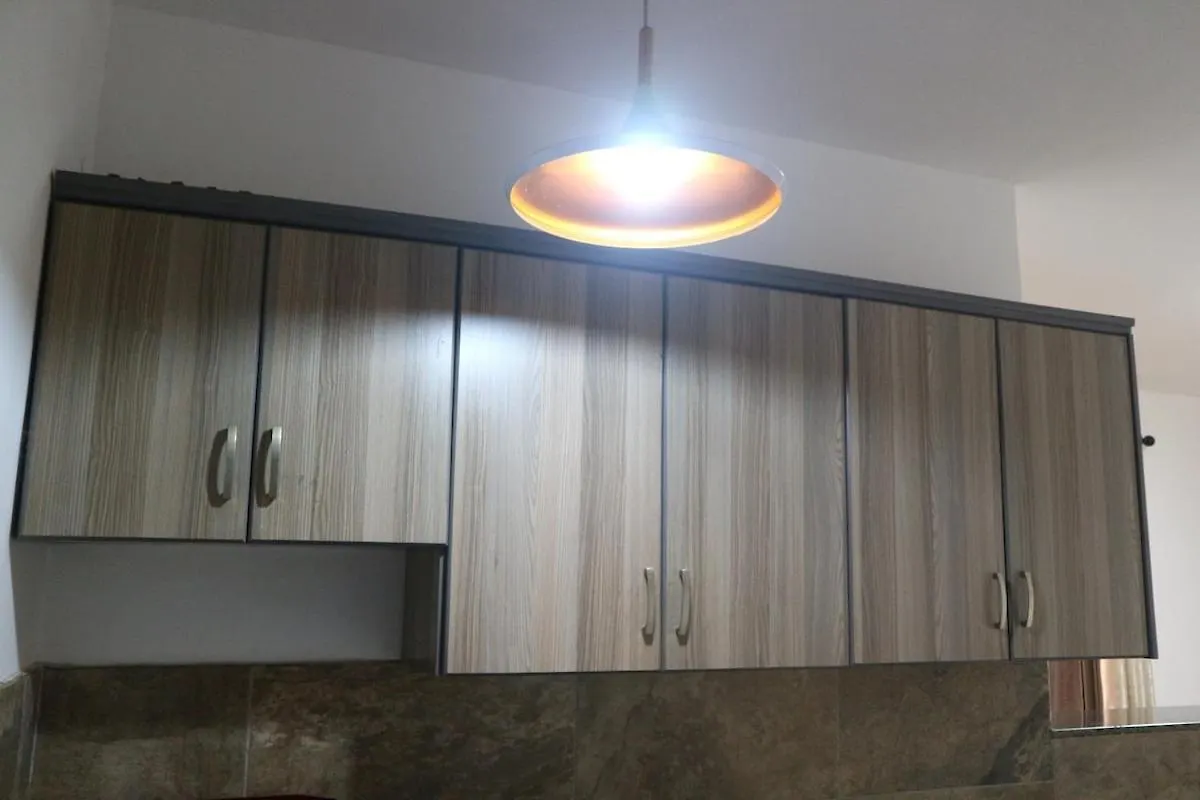Lakefront Luxury Retreat Munyonyo Kampala Lägenhet