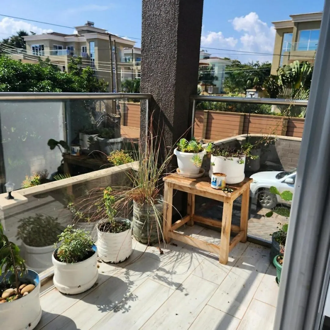 Lakefront Luxury Retreat Munyonyo Kampala Lägenhet
