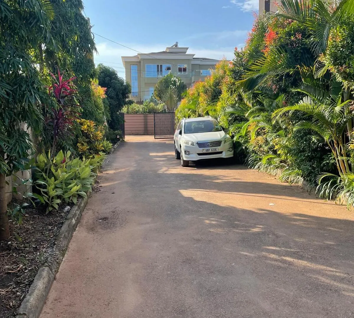 Lakefront Luxury Retreat Munyonyo Kampala